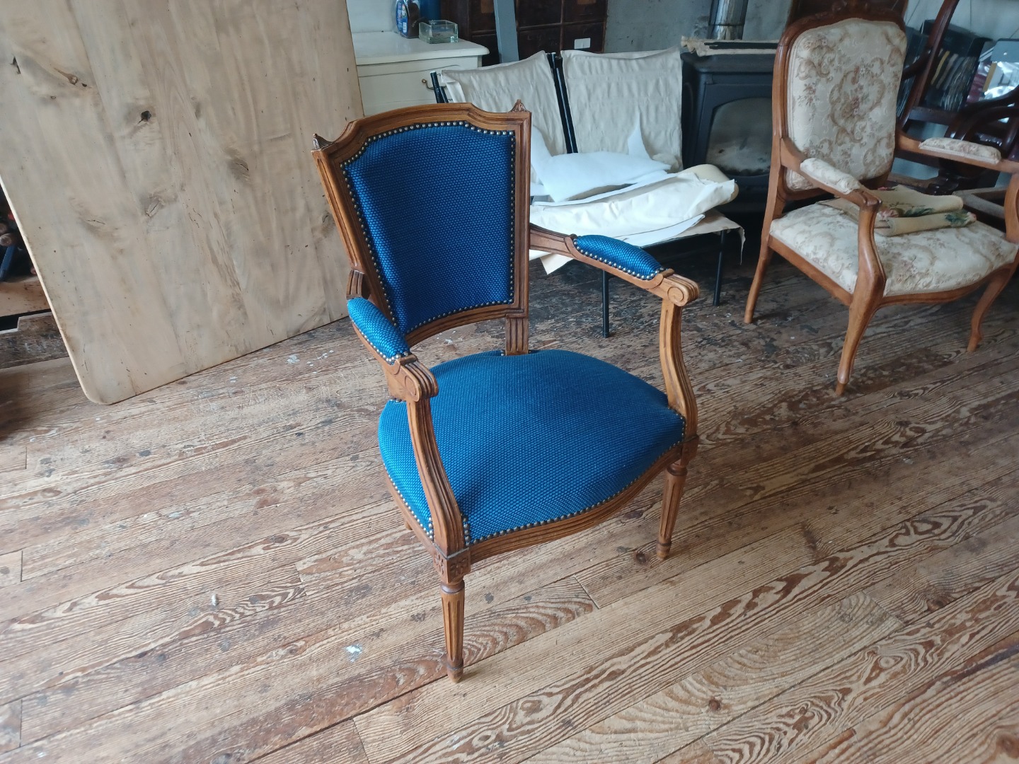 Restauration d'un fauteuil cabriolet Louis XVI, sur la commune de Gradignan